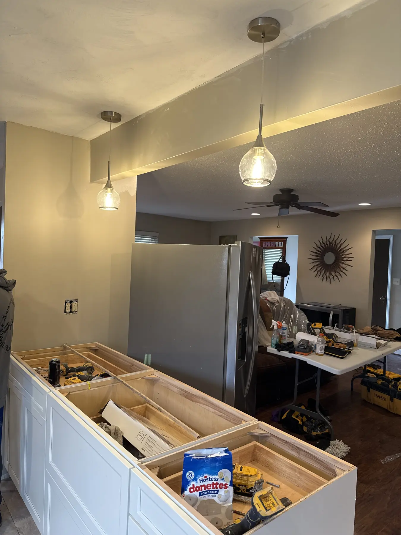 New island and pendant lighting